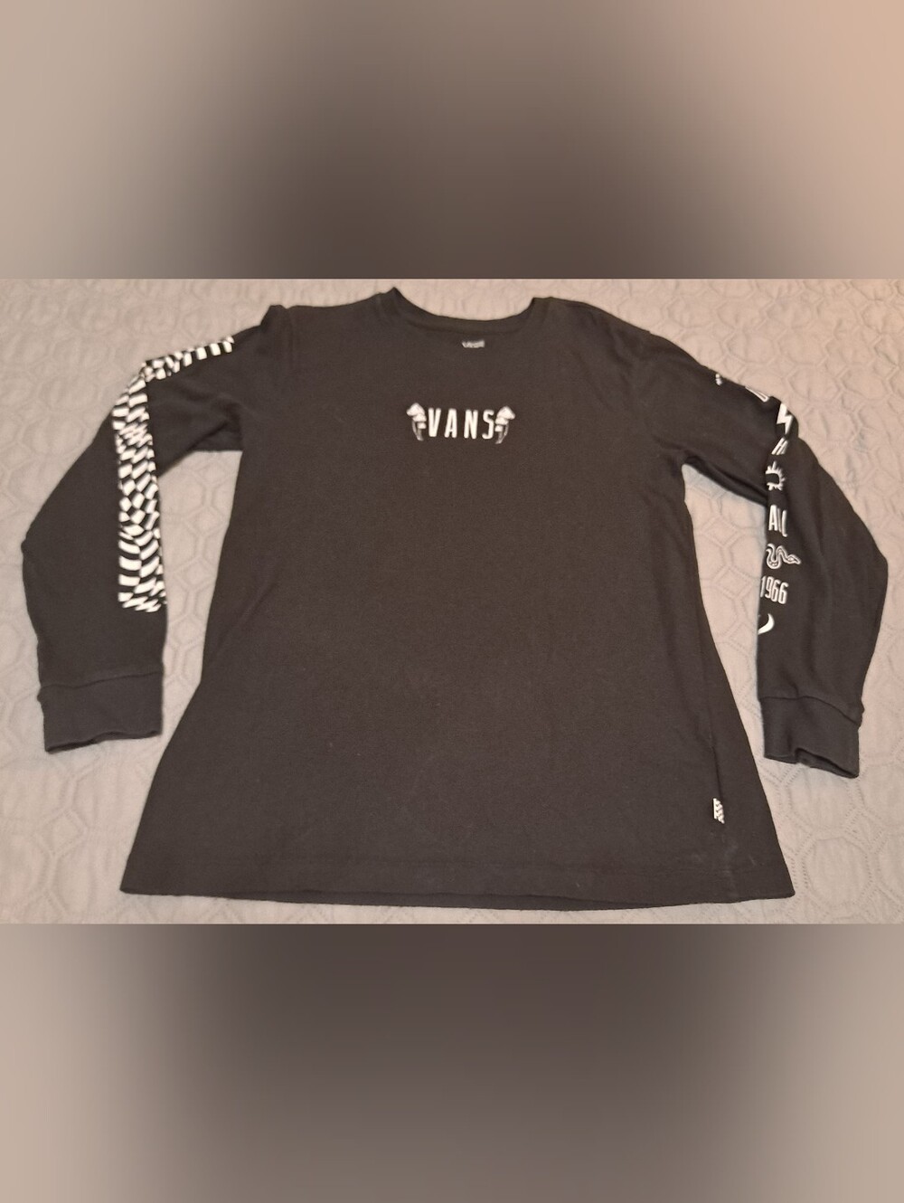 Vans Black Long Sleeve Tee with White Sleeve Graphics. Sz Small